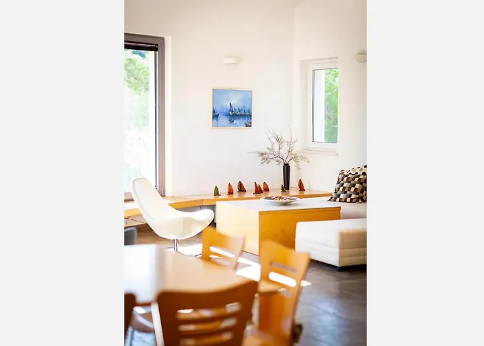 Design&art Seafront * Bobovisca