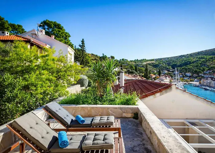 Design&art Seafront Villa