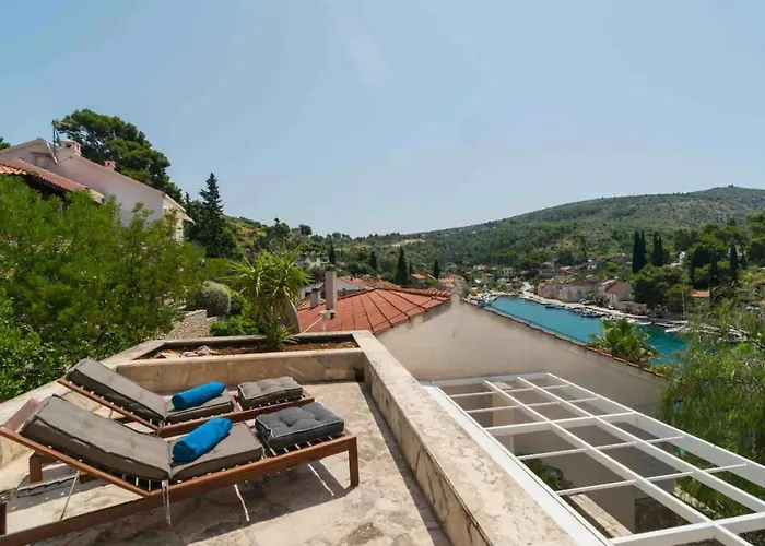 Design&art Seafront Villa