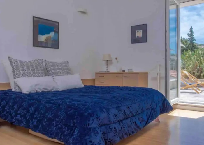 Design&art Seafront Villa