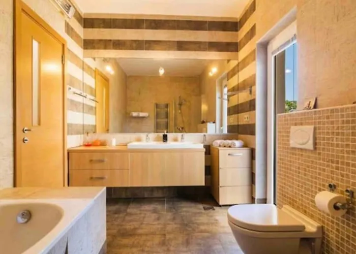 Design&art Seafront Villa *