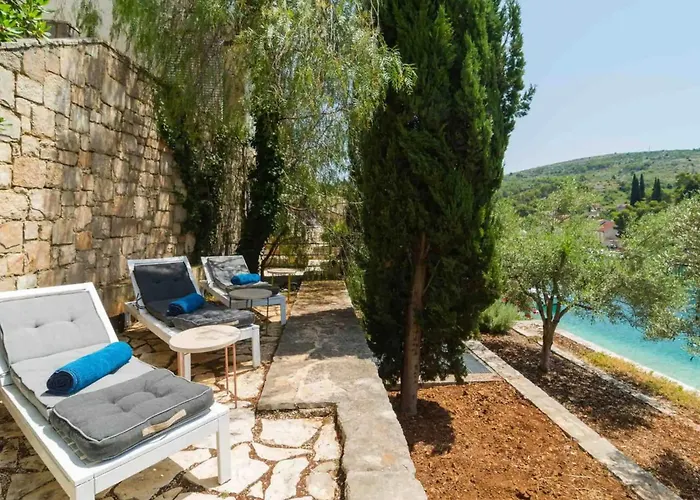 Design&art Seafront Villa