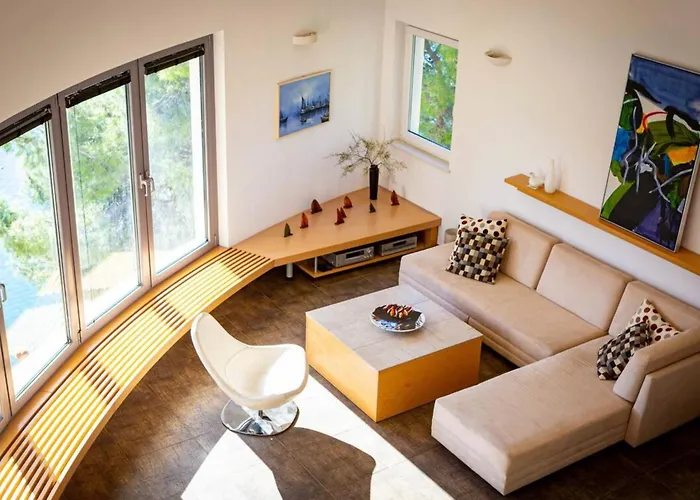 Design&art Seafront Villa *