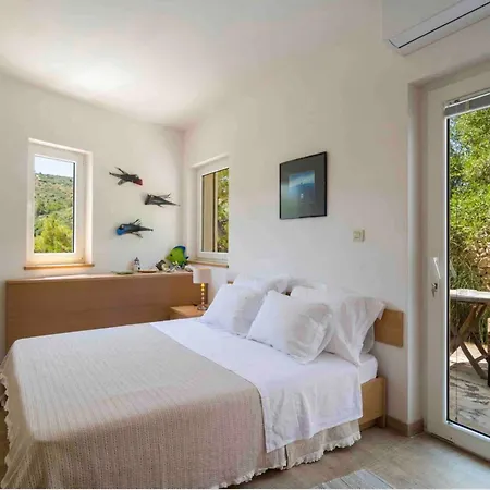Design&art Seafront Villa *