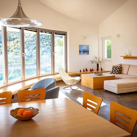 Villa Design&art Seafront Bobovisca