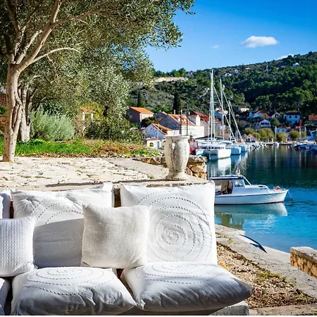 Design&art Seafront * Bobovisca